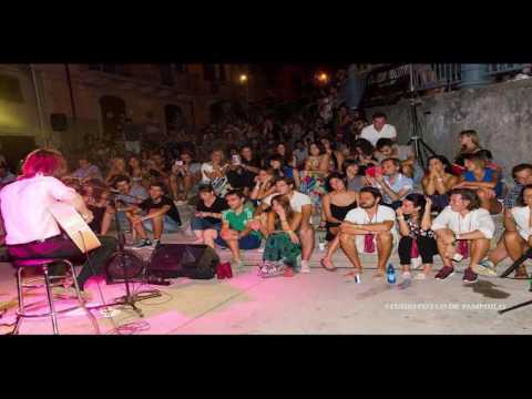 01a UVE DEI PELIGNI EDIZIONE DA RECORD FRA MUSICA VINO E CULTURA