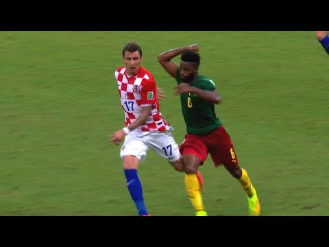 World Cup Brazil 2014 Flashbacks: Alex Song Harsh Elbow Tackle On Mandzukic! Croatia 4-0 Cameroon