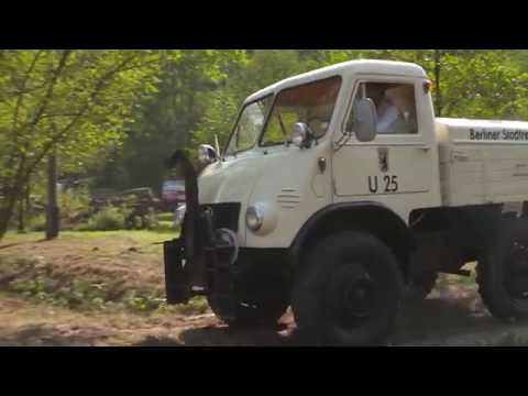 Mercedes-Benz Classic Insight - 1955 Unimog  U 25 (Series 401) in White | AutoMotoTV