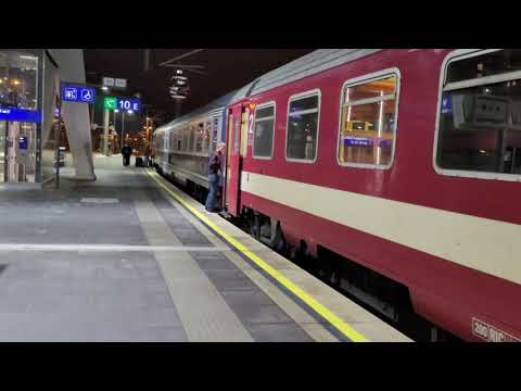 D347 Wien Hbf - Bucuresti Nord in Vienna before departure