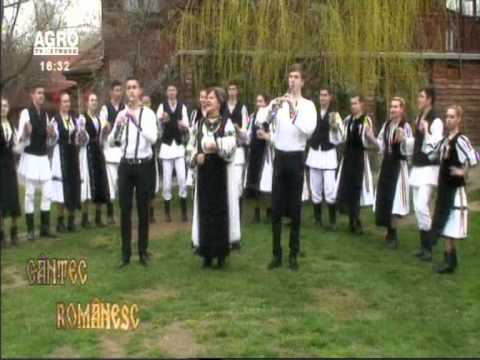 Io is fata de la moti-Aurelia Sicoie Lulusa-De Pasti la Ampoita,jud.Alba