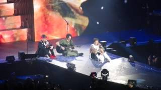 Fedez &amp; J-Ax - 21 Grammi/Sembra semplice/L&#39;hai voluto tu (medley) Bologna, 13-3-2017