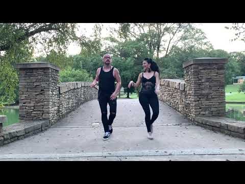 Rodrigo and Wendy - Bachata at the Park - "Tu o Yo" Dani J & Manny Rod