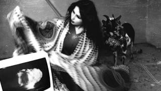 Chelsea Wolfe •ั Pale On Pale (HD) - Newtown Radio Sessions