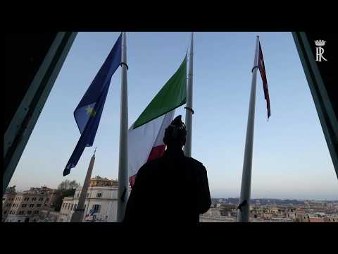 Bandiere a mezz'asta, l'Italia si è fermata. Aderisce la Santa Sede
