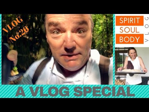 "HE TRIES TO CONQUER THE MOUNTAIN / SHE SHOWS HOW TO MAKE APFELSTRUDEL" - VLOG No.26