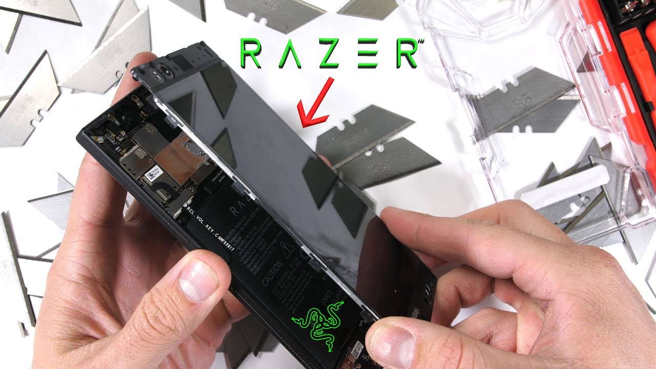 Razer Phone Teardown! - HUGE Heat Pipe - tiny vibrator