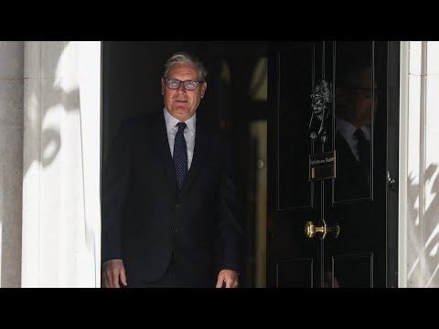 UK's Starmer Faces Growing Pressure to Step Down