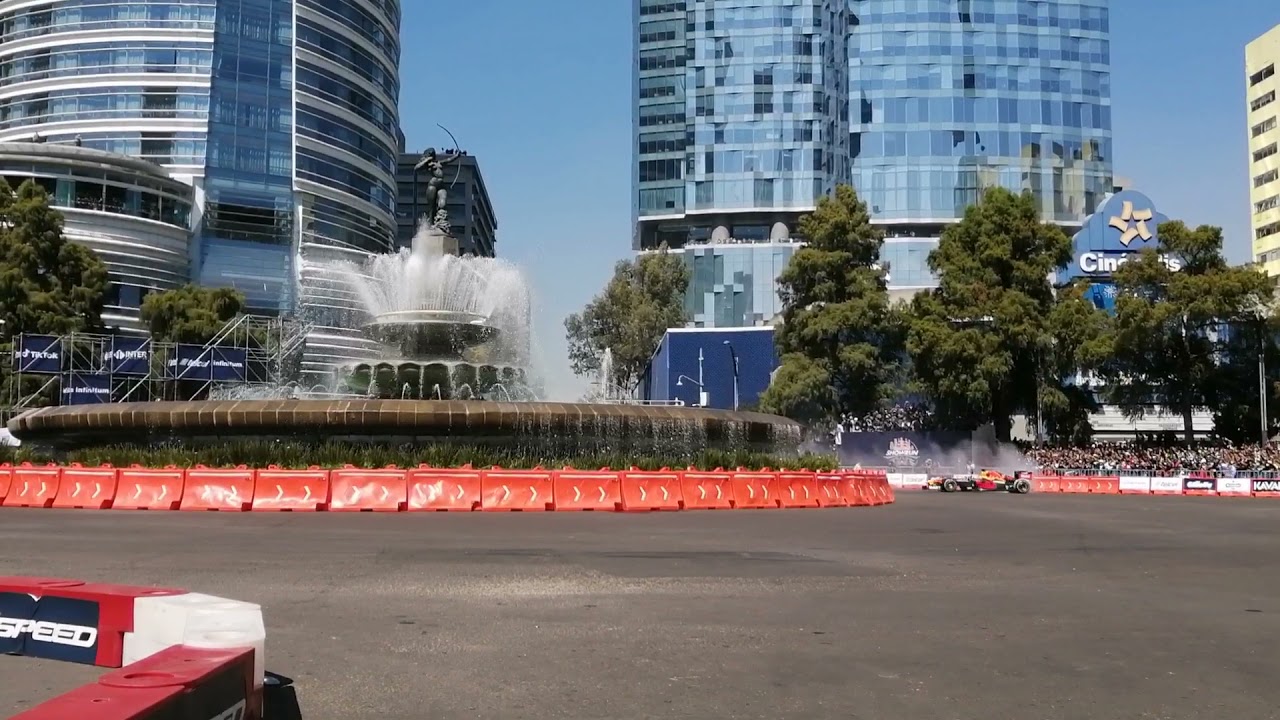 RED BULL ROAD SHOW F1 MEXICO CHECO PÉREZ thumbnail