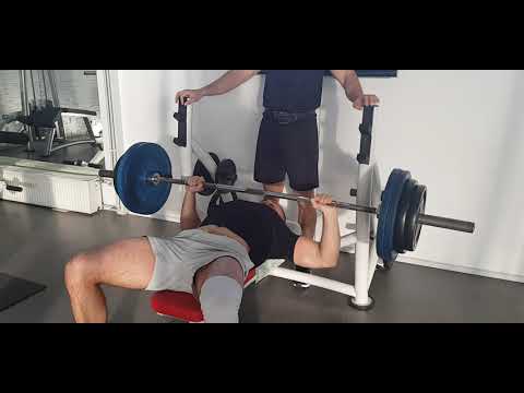 150kg 6x bench press Milan Bućin