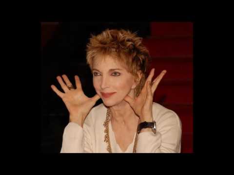 Mariangela Melato - Sola me ne vo per la città (In cerca di te)