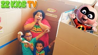 INCREDIBLES 2 GIANT BOX FORT MAZE CHALLENGE! ZZ DAD VS GOO GOO MOM