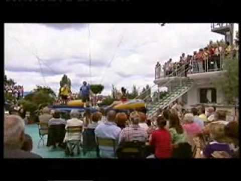 Flying Bananas beim ZDF-Fernsehgarten-Show.wmv