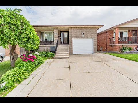 Home for sale at 721 Upper Paradise Road, Hamilton, ON L9C 5R1