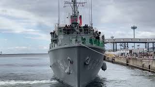掃海艇「なおしま」大阪南港ATC岸壁への接岸作業【OSAKA防衛防災フェスティバル2023】