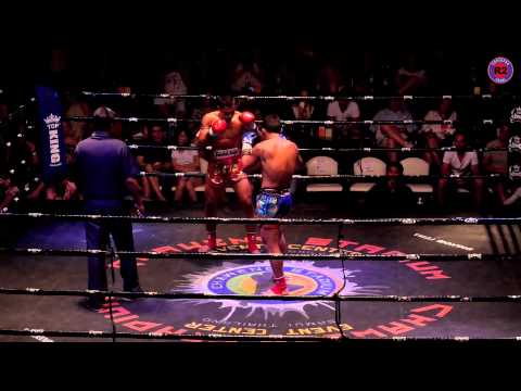 Muay Thai fighting - Rungsayam vs Z-Ven