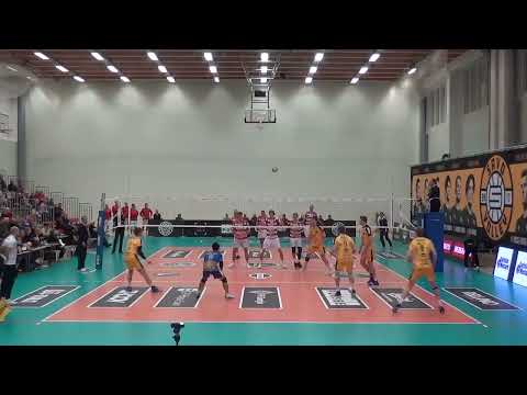 Jakub Kováč,yellow jersey number 12, Savo Volley vs Valepa