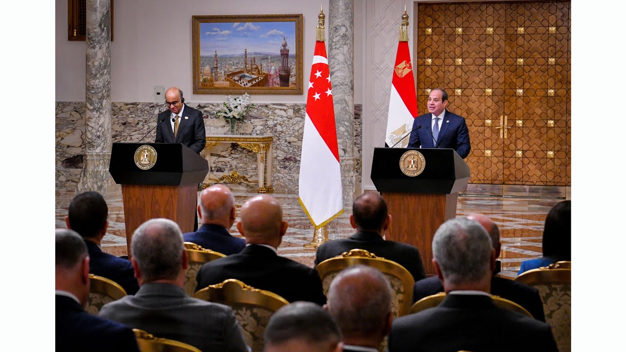 السيد الرئيس و رئيس جمهورية سنغافورة يشهدان توقيع عدد من مذكرات التفاهم ويعقدان مؤتمرًا صحفيًا