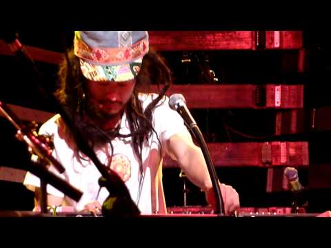 Boredoms play Boadrum - London 11/5/2010 (HD)