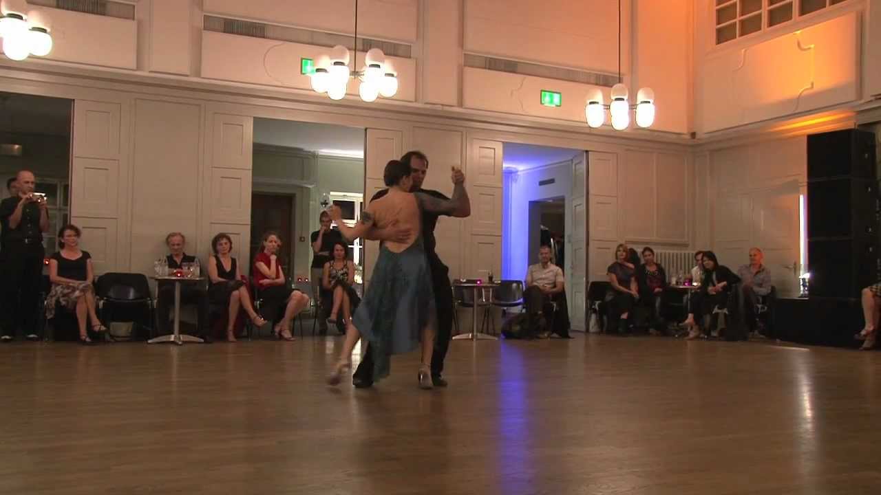Daniela Pucci + Luis Bianchi tanzen "Reliquias Porteña"
