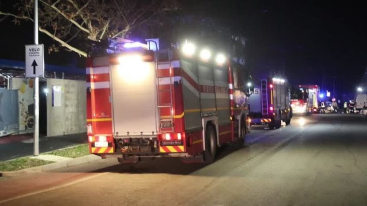 Incendio al grattacielo di Ferrara, evacuate circa 200 persone