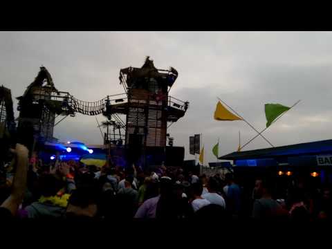 Airscape @ Luminosity Beach Festival - Dakota - Running Up That Hill