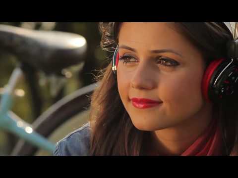 Video thumbnail for Cu cartile pe fata