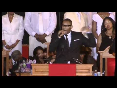 HD! R. Kelly Sings 'I Look to You' at Whitney Houston's Funeral