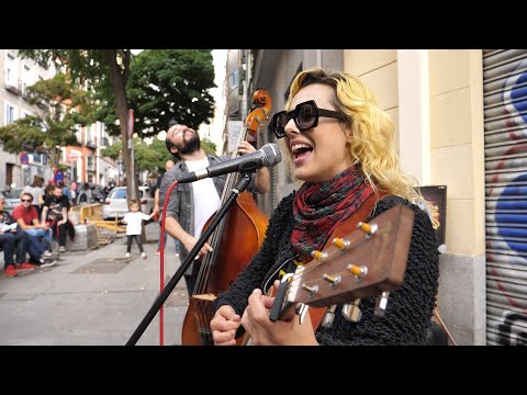 Taiacore: "FourFiveSeconds" - Busking in Madrid