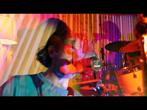Teenage Wrist - "Earth Is A Black Hole" (Live At Kingsize Soundlabs)
