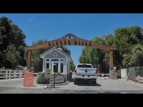 Hidden Hills, CA-Inside This Exclusive, Gated Community