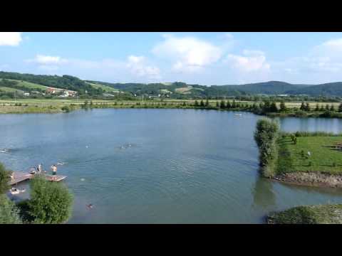 Siedliska w Gminie Nozdrzec - stawy po żwirowni w letnie popołudnie