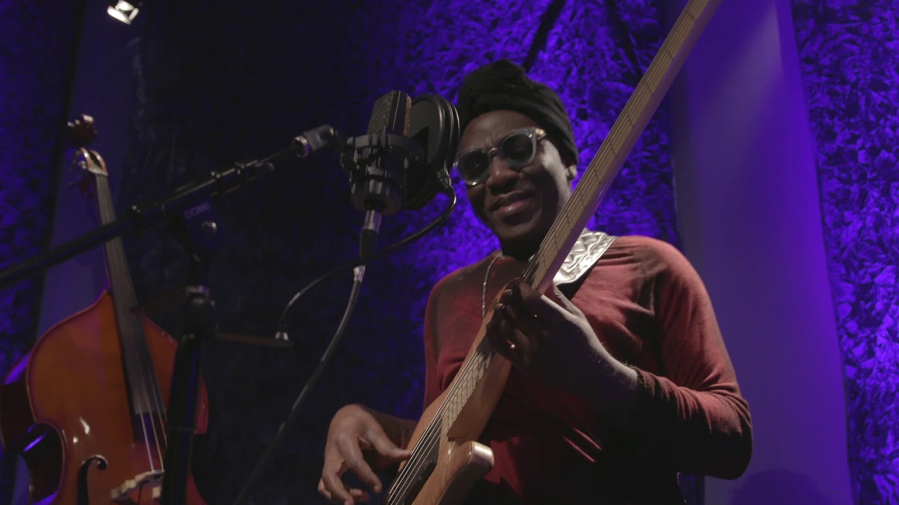 Richard Bona & Alfredo Rodriguez - Ay, Mamá Inés (Live at Tiny Room)