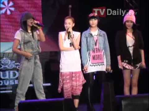 2NE1 - Etude House Pink Play Concert (TV daily ver)