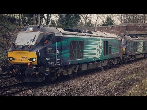 DRS 68005 “Defiant” & 68002 “Intrepid” Passing Croft | 458G Mossend Euroterminal to Daventry (Tesco)