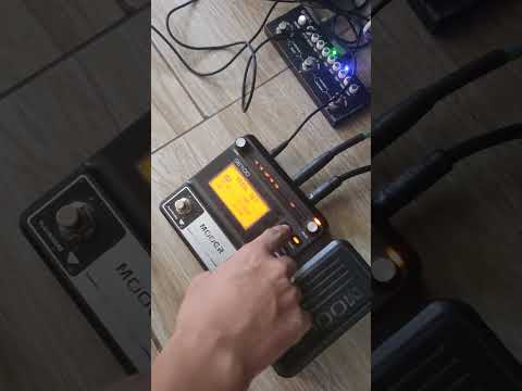 Mooer GE100 Guitar Sound Effect Testing Looper Wah Distortion and Many More