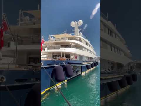 B2 mega yacht docking @ Port Hercules, Monaco