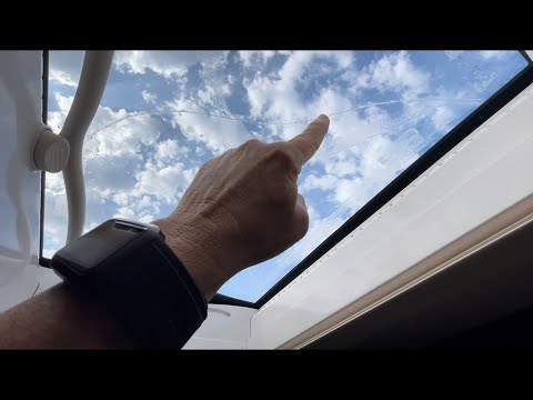 NEVER DO THAT - Crack in the Heki due to heat build-up - Changing the Heki glass in the camper van