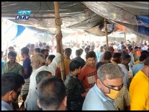 বাজারে নেই কোনো সুরক্ষা ব্যবস্থা