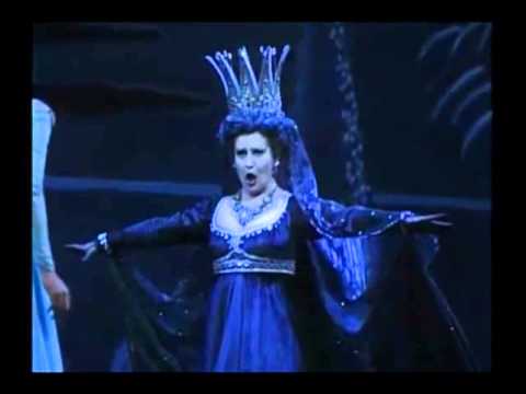 Mozart - Die Zauberflöte (The Magic Flute) - Der Hölle Rache - Luciana Serra