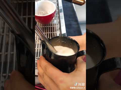 Quy Trình Pha Chế Một Ly Capuchino / Barista Minh Quân