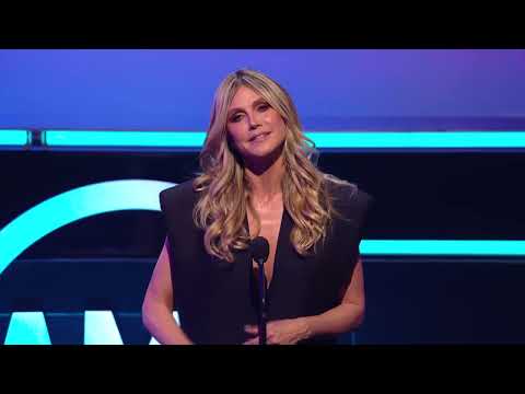 Eminem Accepts the Award for Favorite Male Hip-Hop Artist [2025 American Music Awards]