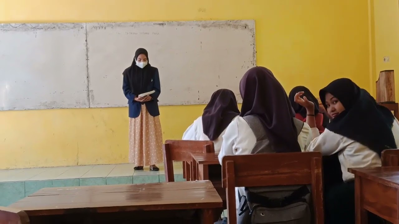 Pentingnya menuntut ilmu//Agustina Eka saputri//214103050016//psikologi Islam 3//Tugas retorika