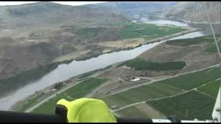 preview picture of video 'Ultralight trike flight over Lake Chelan and Columbia River'