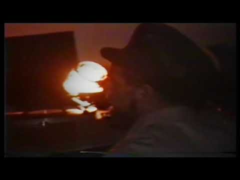 Ras Kuntus Chanting on King Earthquake - 2000