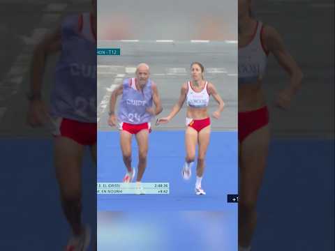 Pomogła przewodnikowi i straciła medal 😳