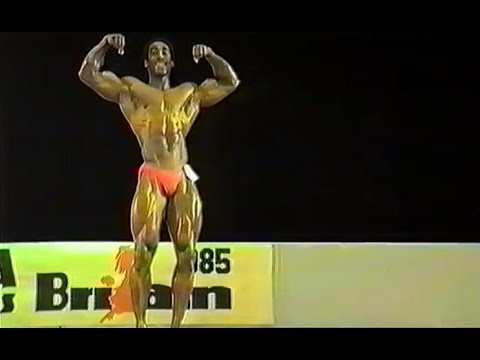 Tony Francis - Mr. Britain Junior 1985 Posing