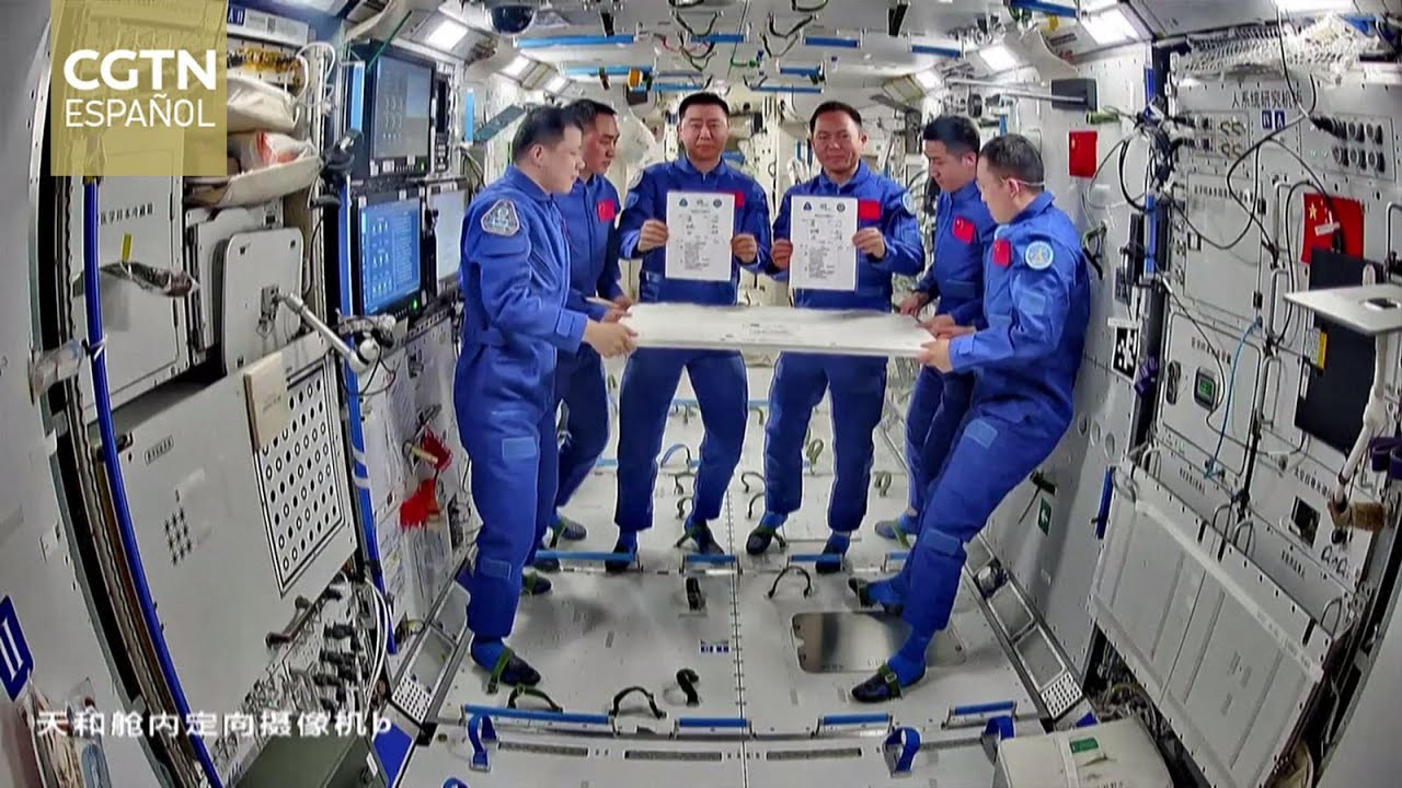 Tripulación de Shenzhou-20 entrega llave de Estación Espacial China a tripulación de Shenzhou-21