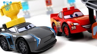 Cars 3 toys cartoon animation stop motion - Cars 3 McQueen vs Jackson Storm Race 1 Lego Duplo Cars 3