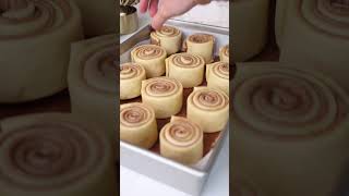 Download lagu Brown Butter Cinnamon Rolls mp3